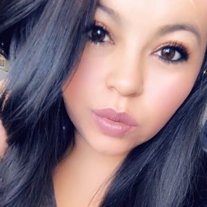 Meet your Posher, Yesenia